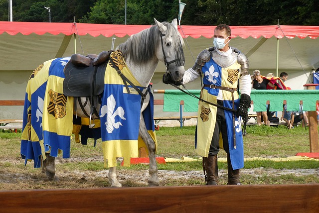 还需拭目以 还需拭目以